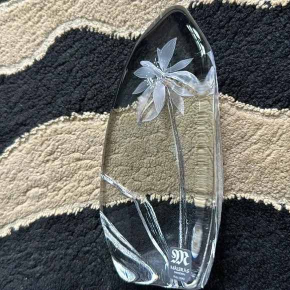 Vintage Mats Jonasson Crystal Paperweight - Picture 5 of 5